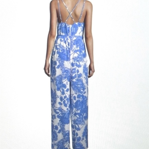 My Michelle Floral Blue and White Criss Cross Strap Wide Leg Jumpsuit Size 5! - Picture 15 of 16